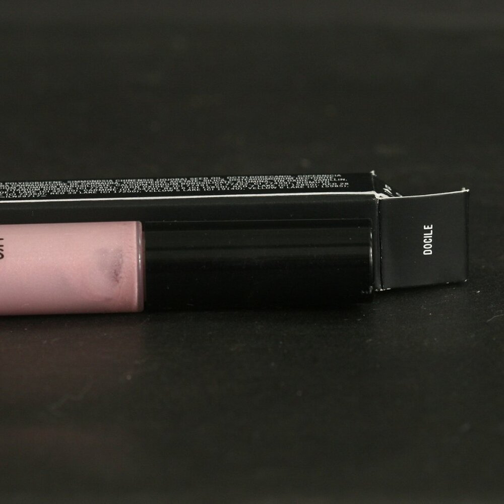 MAC Docile Lipglass